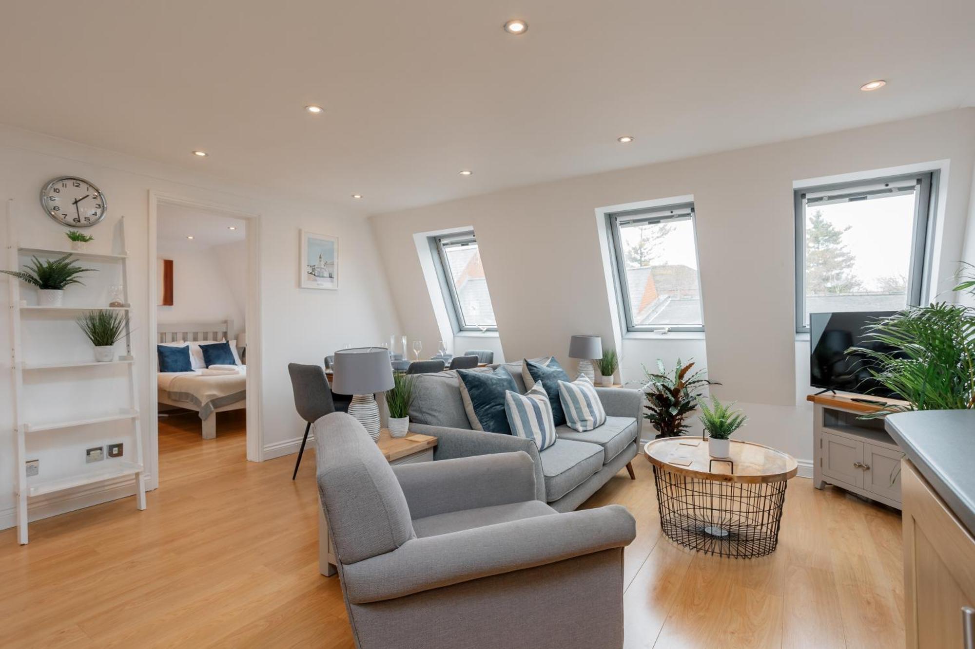 Starhost Residences - Central 3 Bed Apartment At Regents Court, Newbury Newbury  Kültér fotó